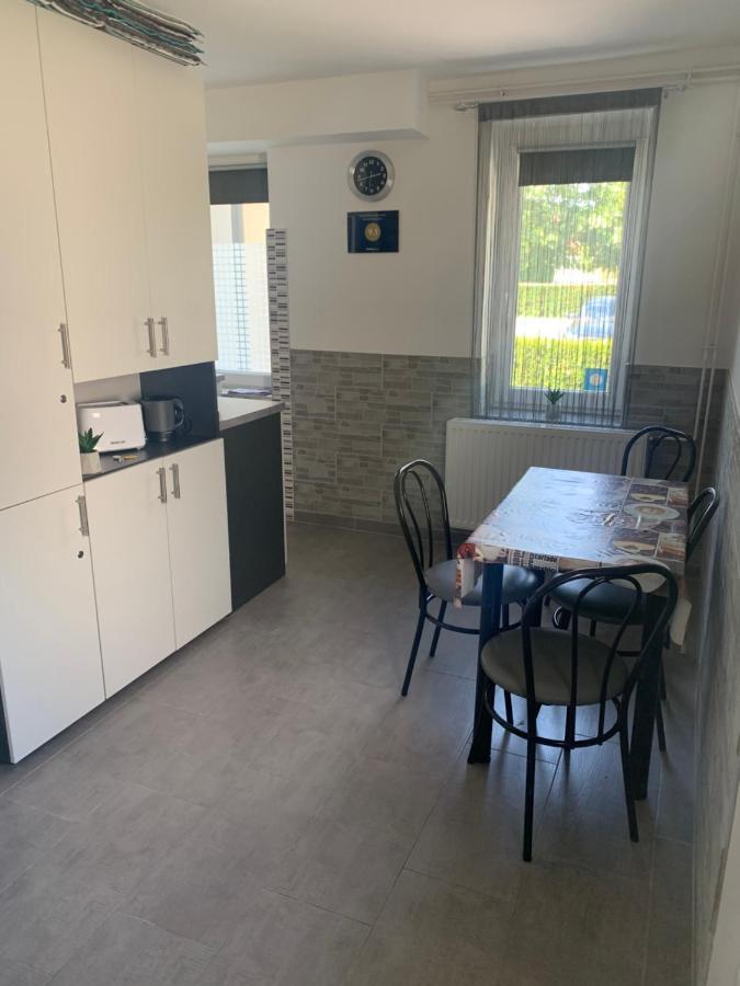 Komo Apartment Бік Екстер'єр фото