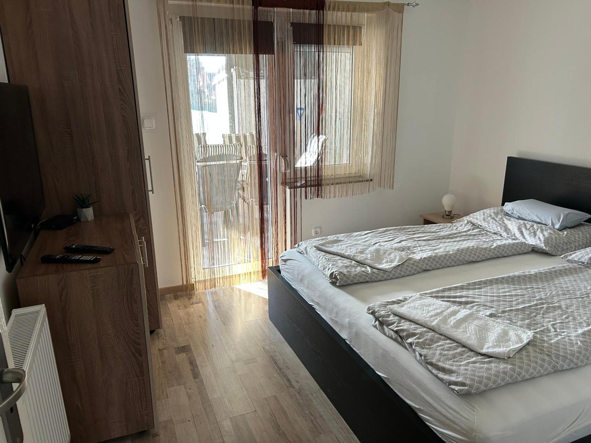 Komo Apartment Бік Екстер'єр фото